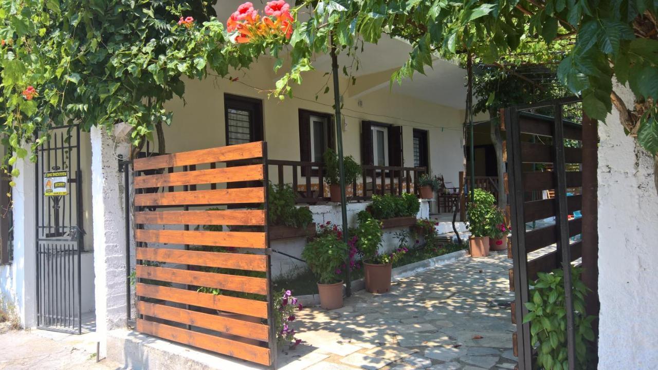 Sotiroulis Apartments Néa Meságkala Exterior foto