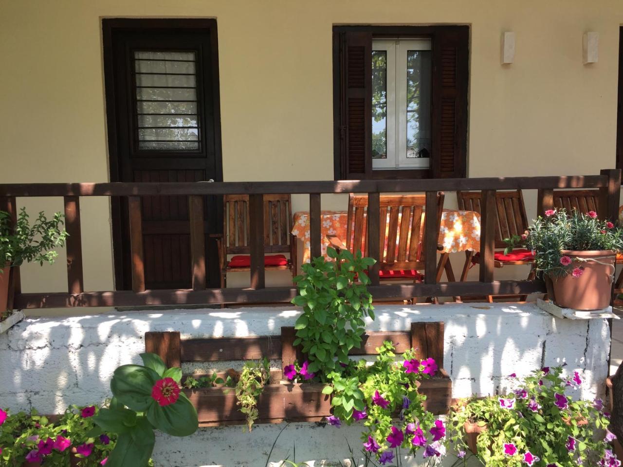 Sotiroulis Apartments Néa Meságkala Exterior foto